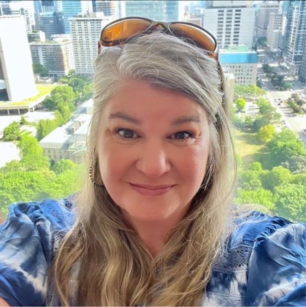 Meet your Posher, Jenifer